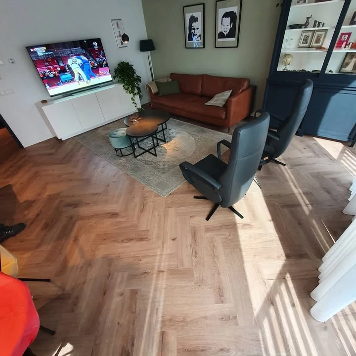 Laminaat vloer in visgraat te Geldrop