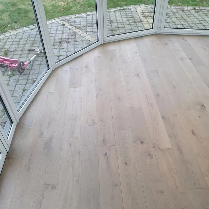 Voor behandelde parket vloer gelegd te Belgie